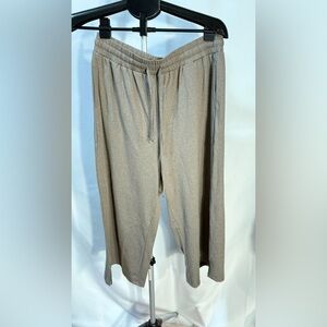Women’s Tan Cropped Pants